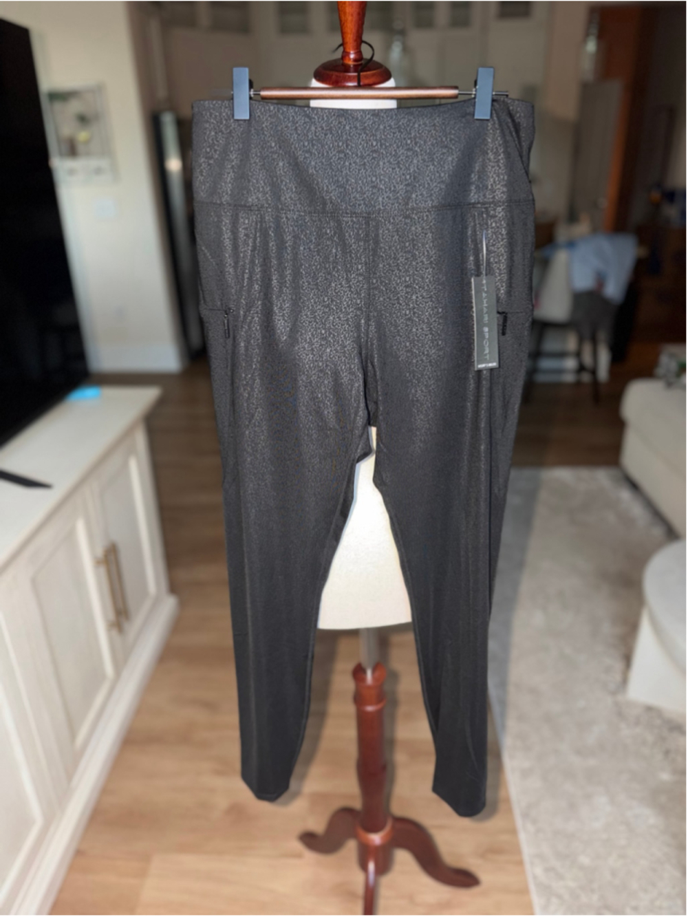 Women's Tahari Sport Black Leggings NWT Sz M